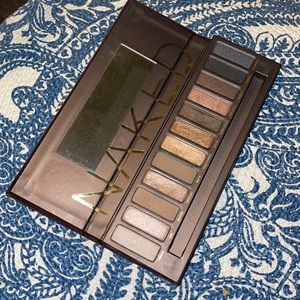 Urban Decay Naked Eyeshadow Palette
